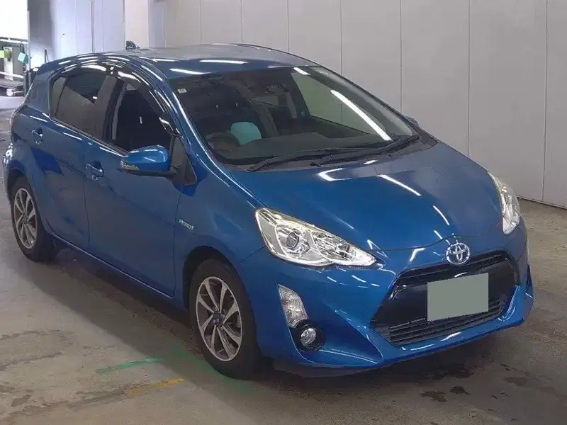 2016 Toyota AQUA 77,300 km