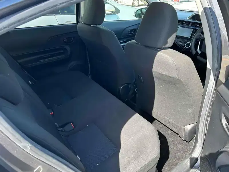 TOYOTA AQUA S Image 7