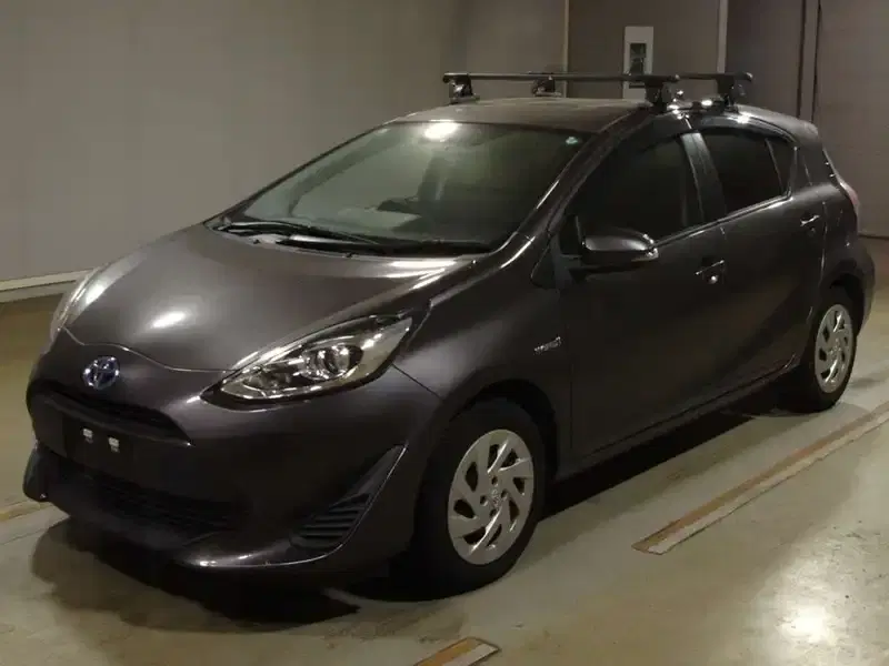 TOYOTA AQUA S Image 1