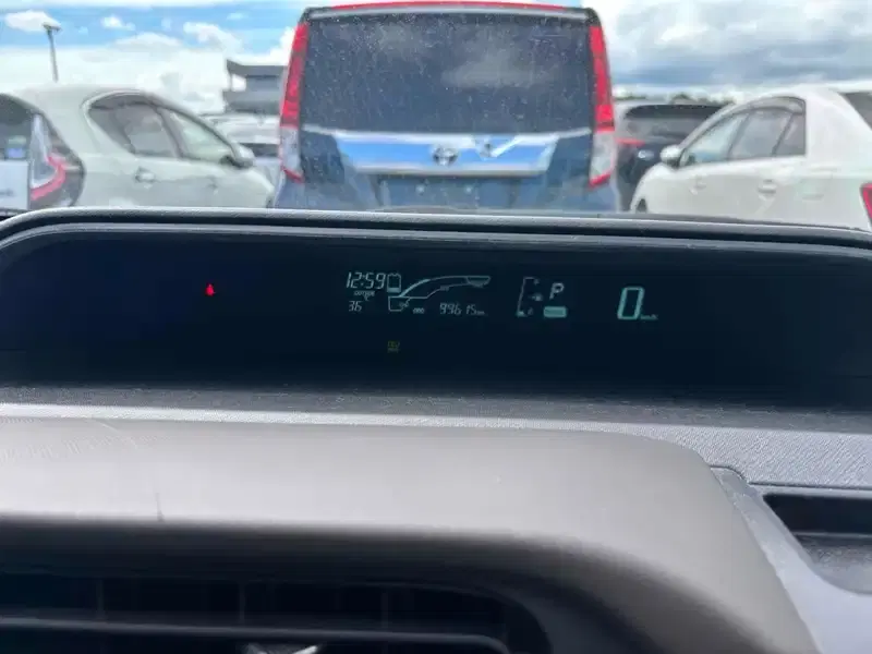 TOYOTA AQUA G Image 17