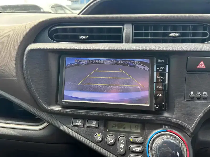 TOYOTA AQUA G Image 14
