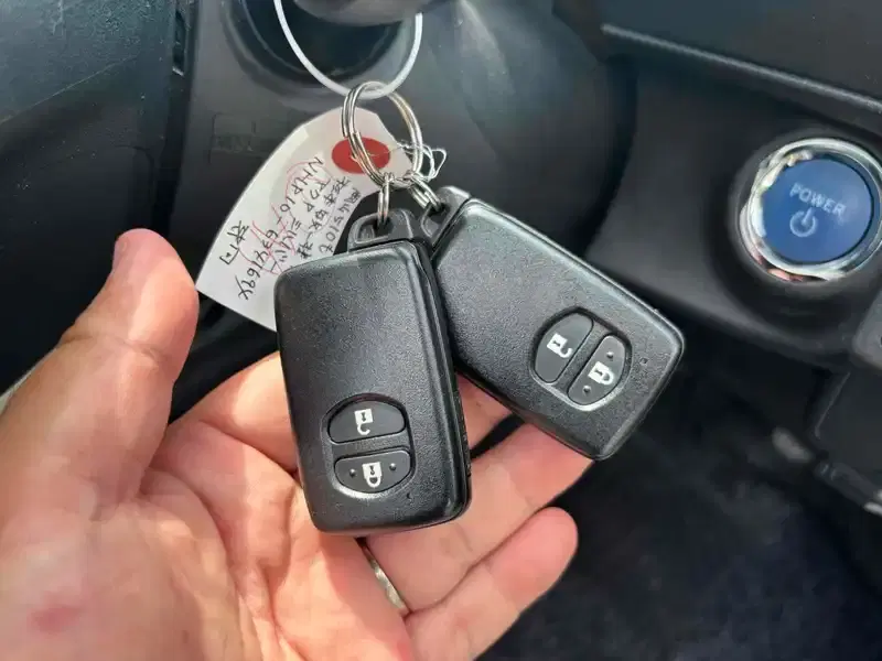 TOYOTA AQUA G Image 12
