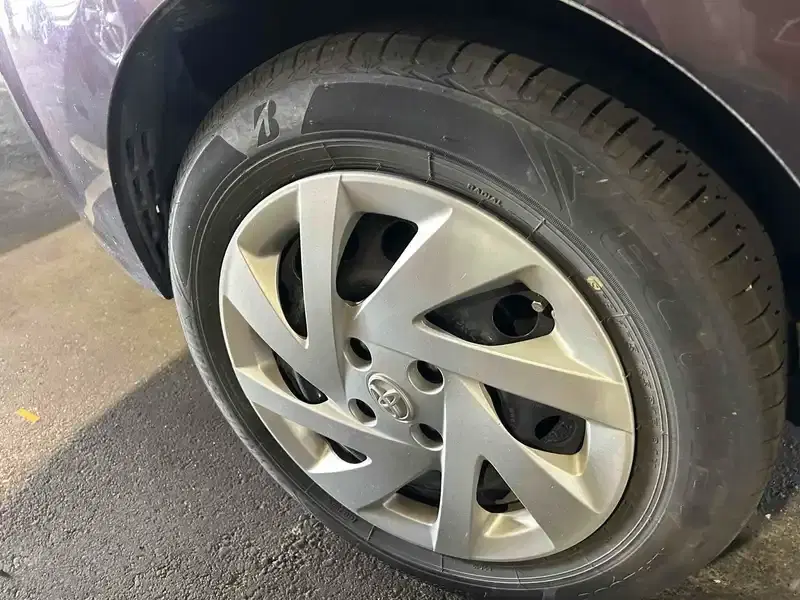 TOYOTA AQUA S Image 11