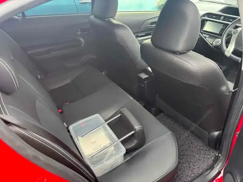 TOYOTA AQUA G BLACK SOFT LEATHER Image 15