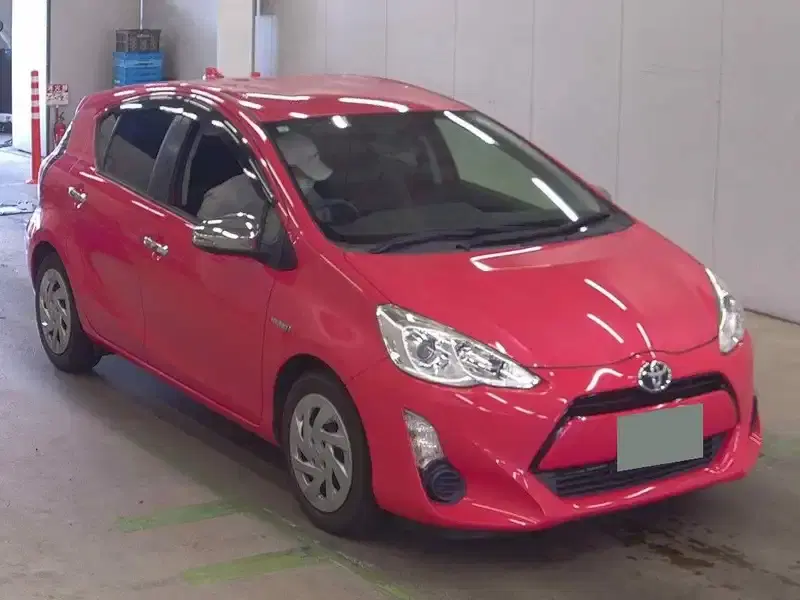 TOYOTA AQUA S Image 3