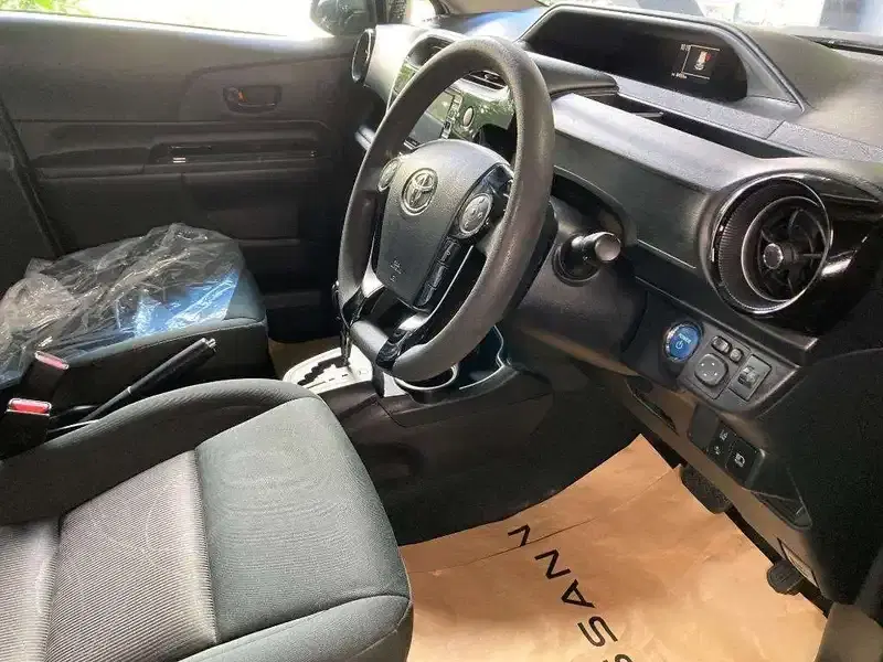 TOYOTA AQUA S STYLE BLACK Image 5