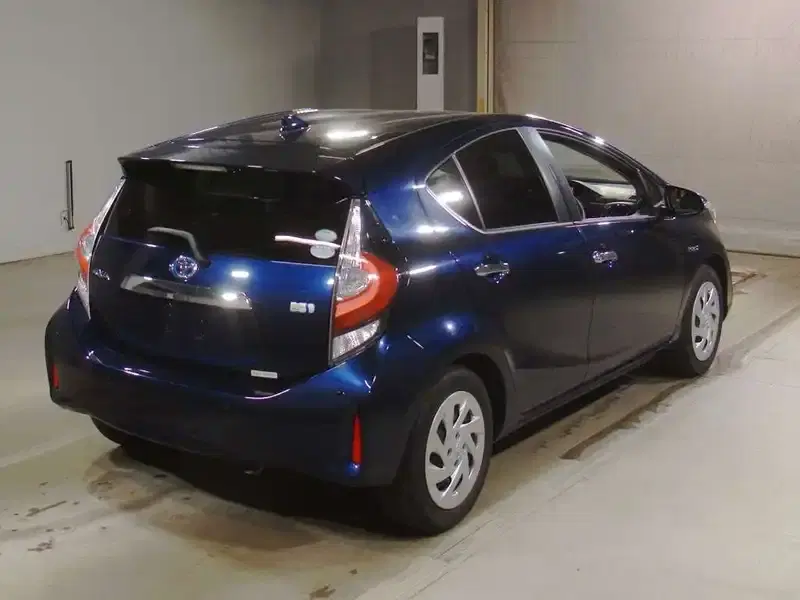 TOYOTA AQUA S STYLE BLACK Image 4