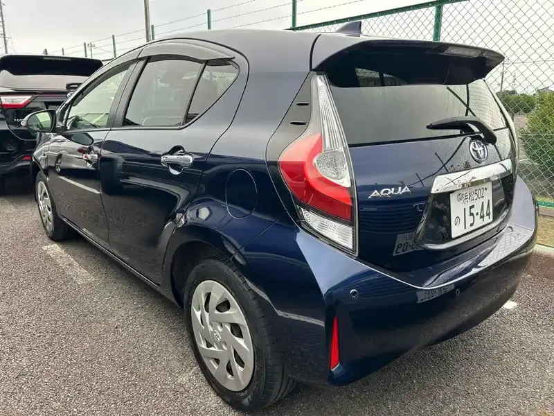 TOYOTA AQUA S STYLE BLACK Image 2