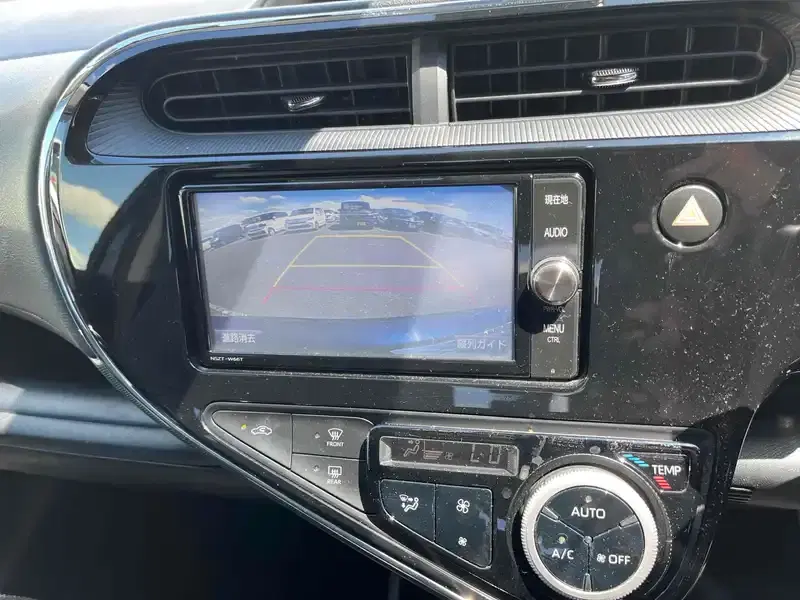 TOYOTA AQUA CROSSOVER Image 14