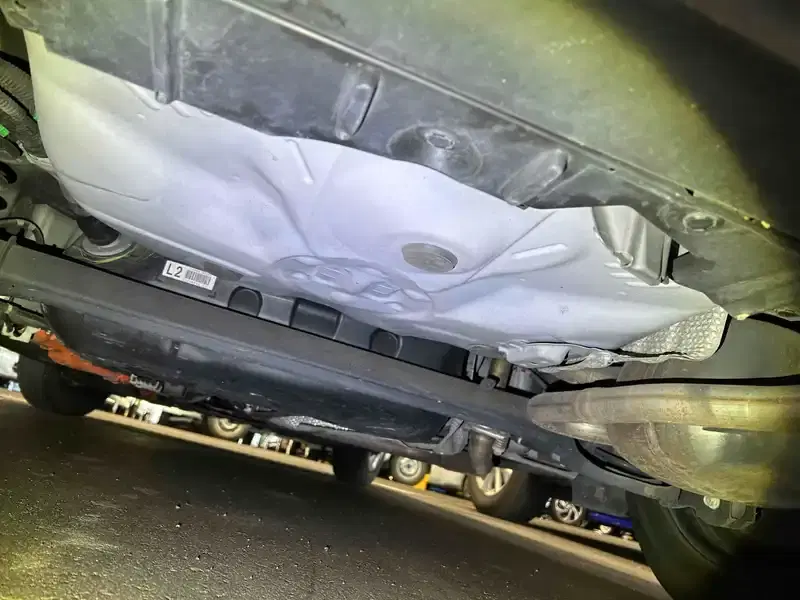 TOYOTA VITZ HYBRID F Image 17