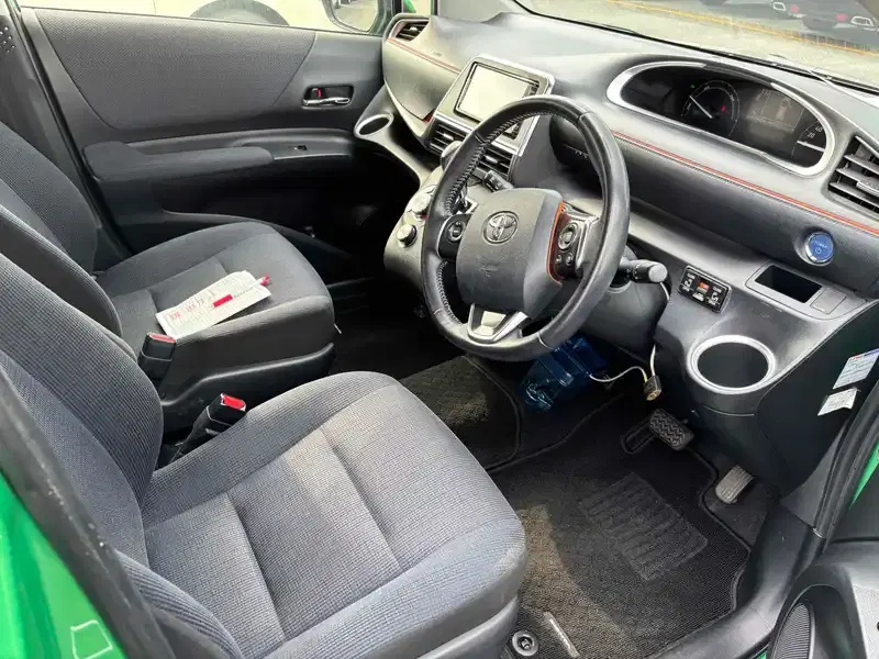 TOYOTA SIENTA HYBRID G Image 5