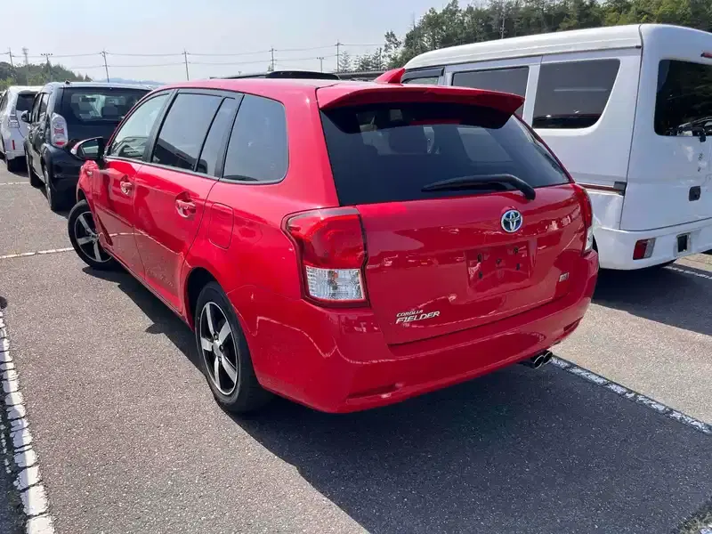 TOYOTA COROLLA FIELDER HYBRID Image 2