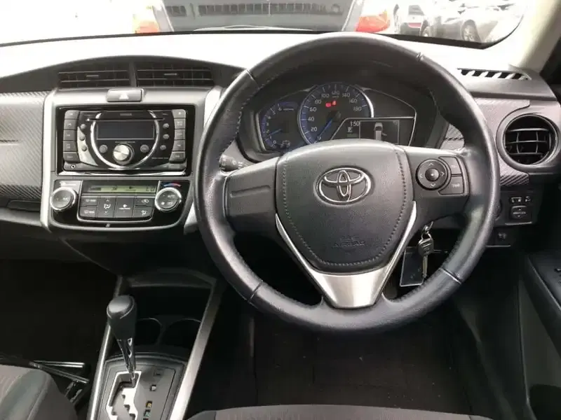 TOYOTA COROLLA FIELDER HYBRID Image 6