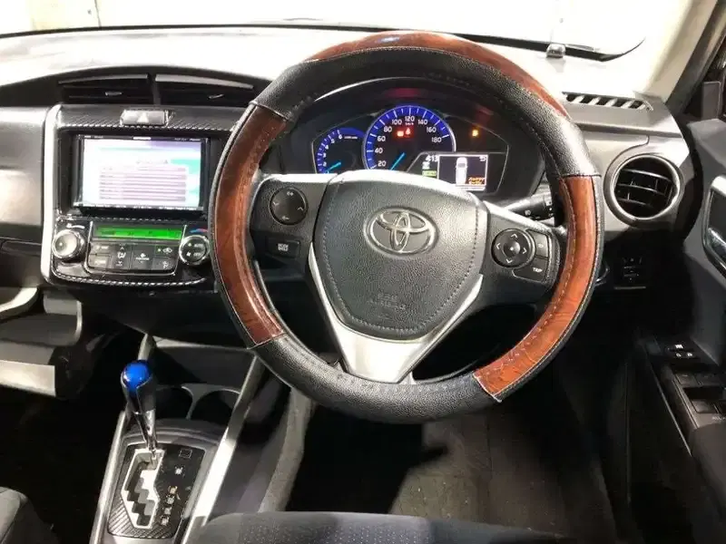 TOYOTA COROLLA FIELDER HYBRID G Image 11