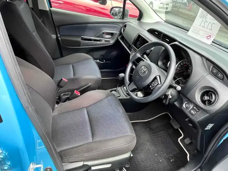 TOYOTA VITZ 1.3F LED EDITION Image 15