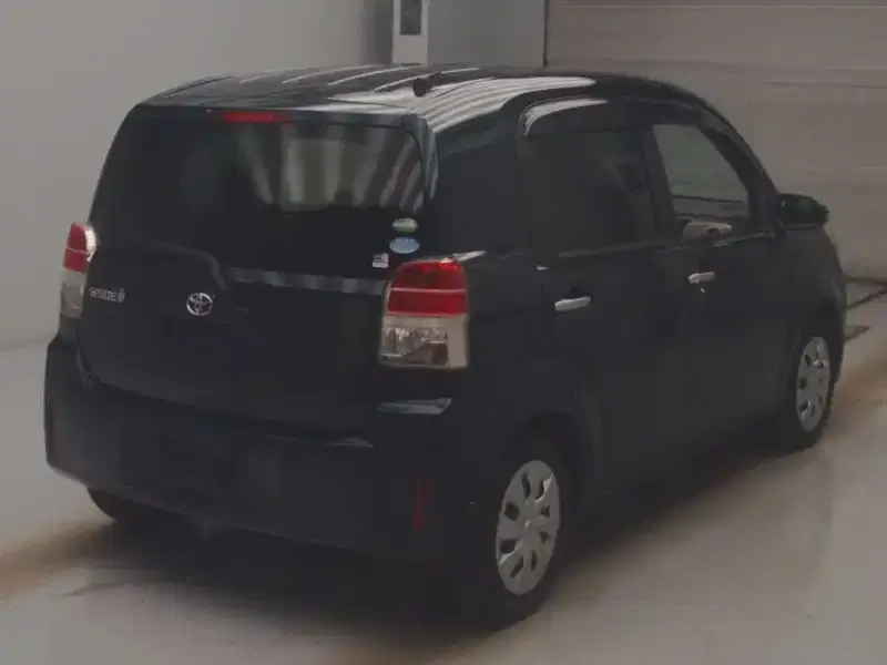 TOYOTA SPADE G Image 4