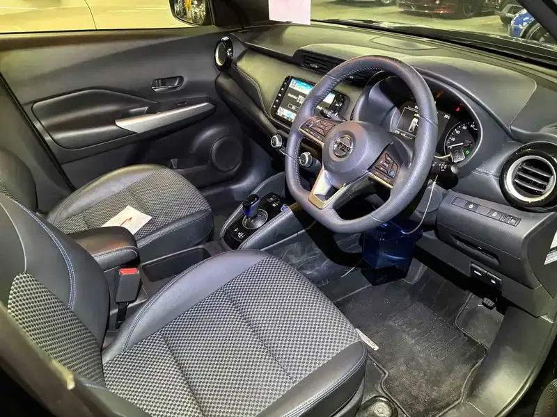 NISSAN KICKS X Image 6