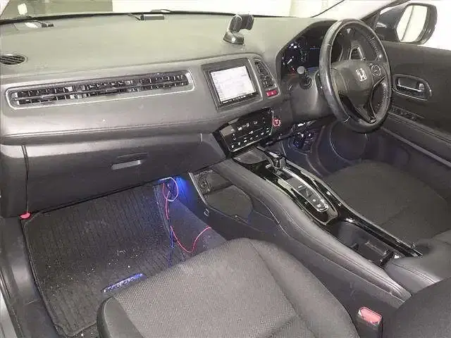 HONDA VEZEL HYBRID X Image 4