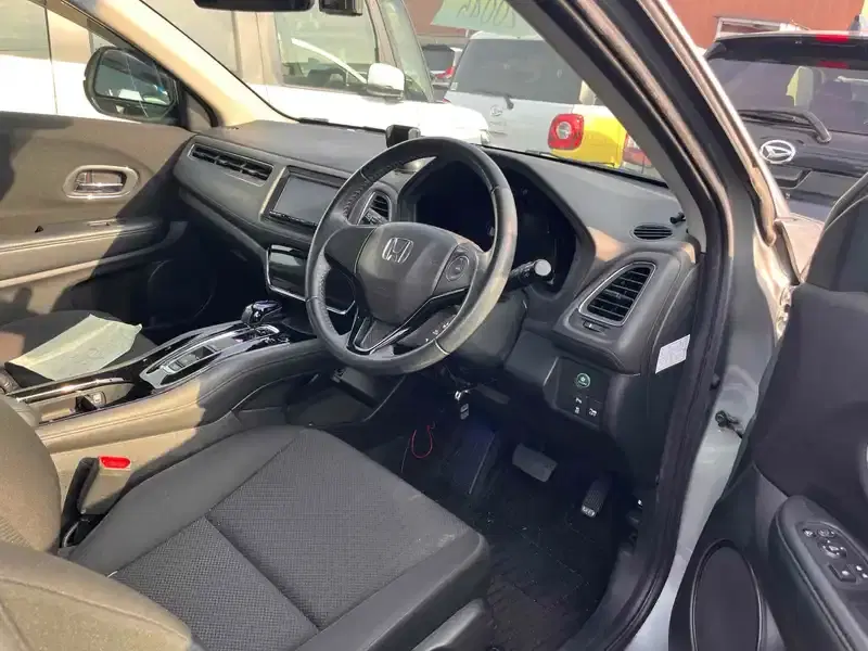 HONDA VEZEL HYBRID X Image 9