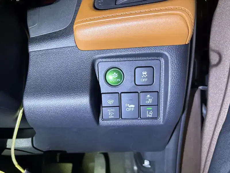HONDA VEZEL HYBRID Z HONDA SENSING Image 9