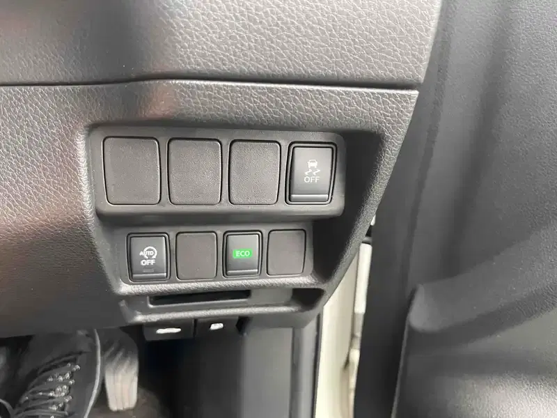 NISSAN X-TRAIL 20X EMERGENCY BRAKE PACKAGE Image 11