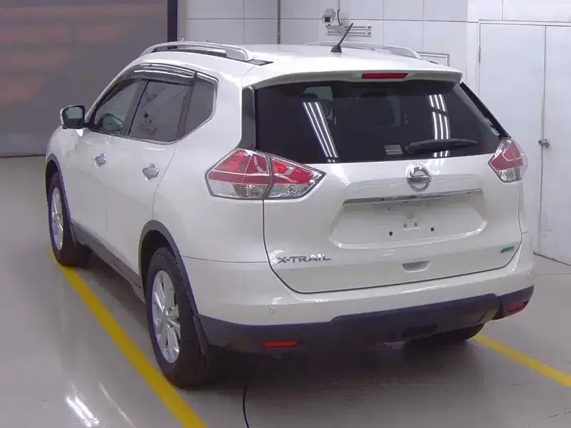NISSAN X-TRAIL 20XT Image 2