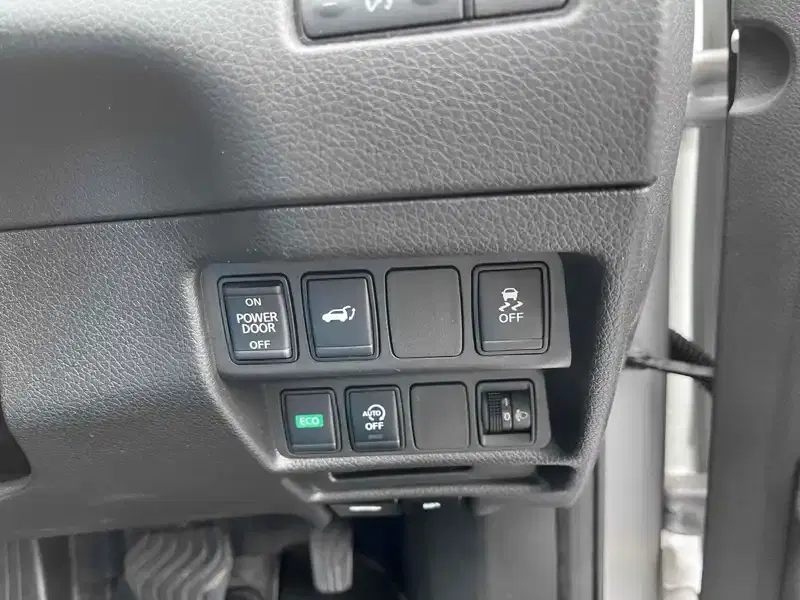 NISSAN XTRAIL 20XI 7ST Image 15