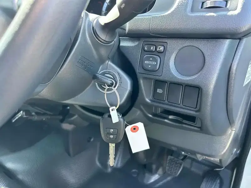 TOYOTA HIACE VAN LONG DX GL PACKAGE Image 7