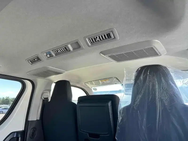 TOYOTA HIACE VAN LONG DX GL PACKAGE Image 9