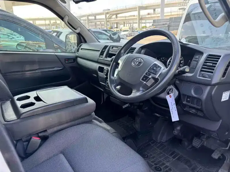 TOYOTA HIACE VAN LONGDX Image 14