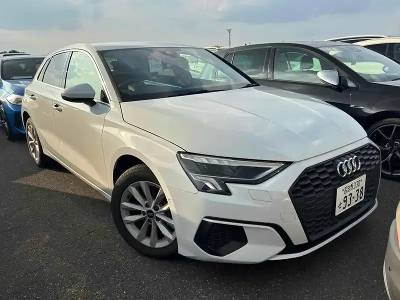 AUDI A3 SPORTBACK 30TFSI Image 1