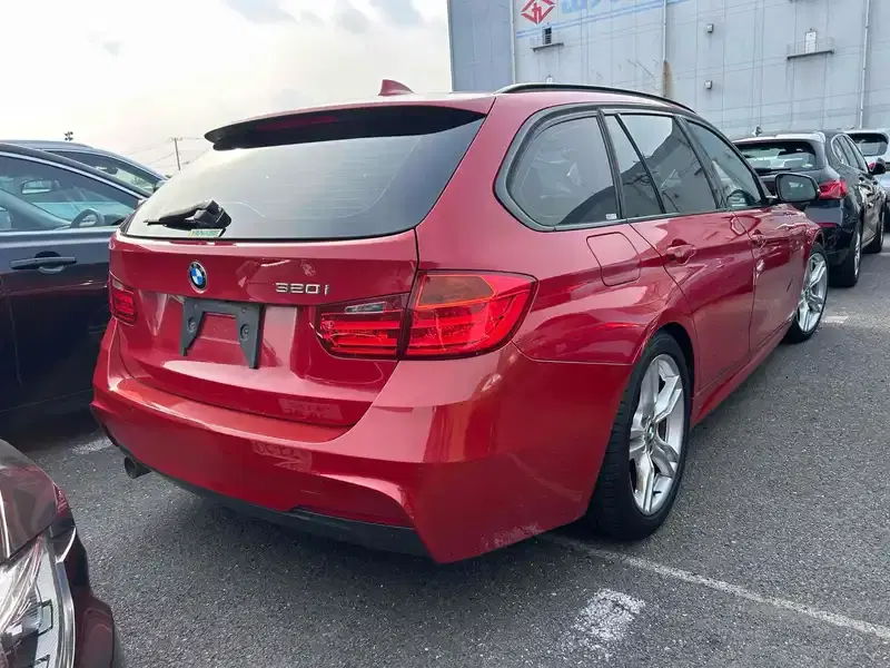 BMW 320I TOURING M-SPORT Image 4