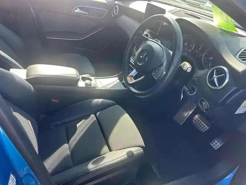 MERCEDES BENZ BENZ A CLASS A180 Image 6