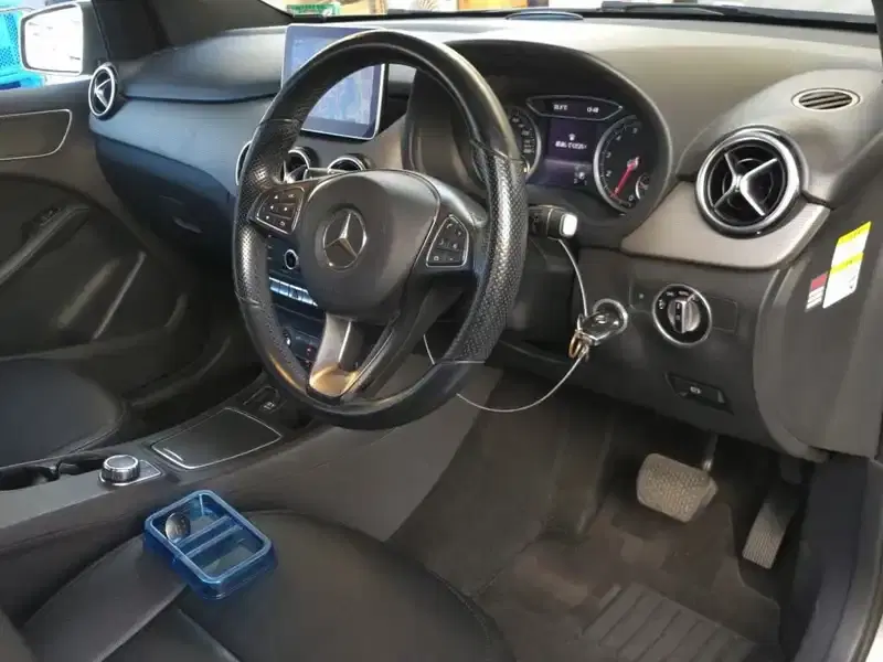 MERCEDES BENZ B-CLASS B180 RADAR SAFETY PKG Image 3