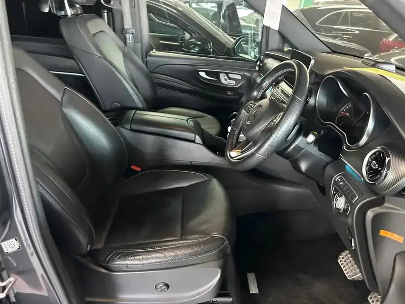 MERCEDES BENZ V260 AVG LONG Image 9