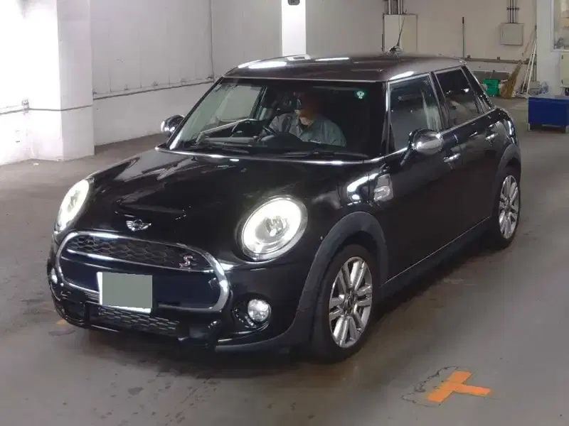 MINI 5D COOPER S SEVEN Image 6