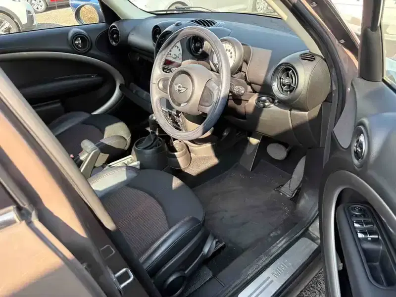 MINI 5D COOPER CROSSOVERVALENTINE ROAD Image 7