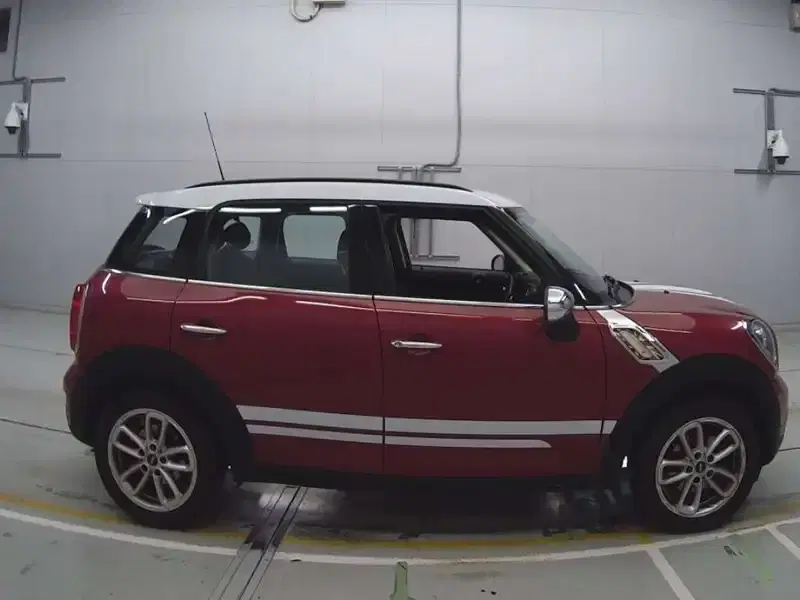 BMW MINI COOPER SD CROSSOVER Image 6