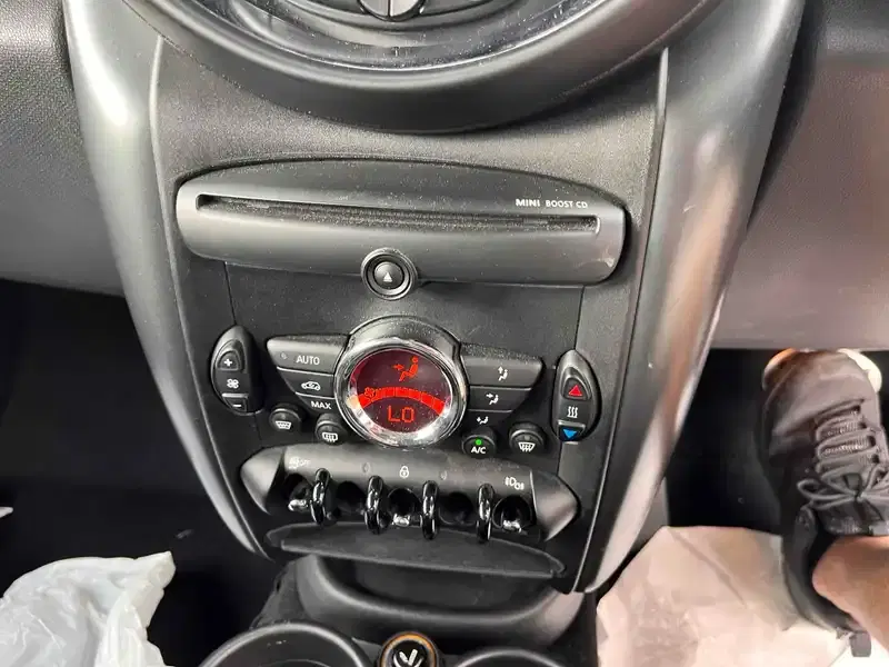 BMW MINI COOPER SD CROSSOVER Image 14