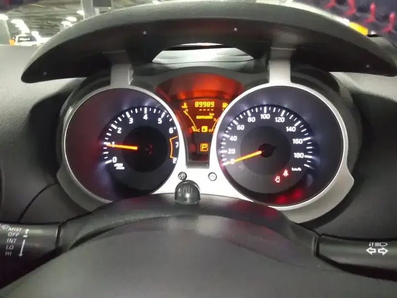 NISSAN JUKE 15RX PERSONALIZATION Image 6