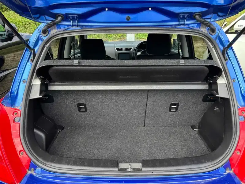 SUZUKI SWIFT 5D XG Image 12