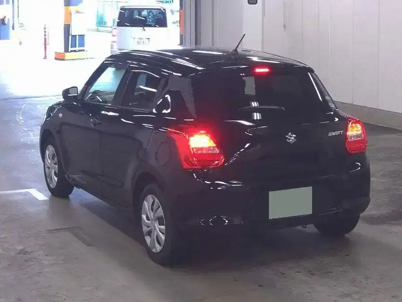 SUZUKI SWIFT 5D XG LIMITED Image 4