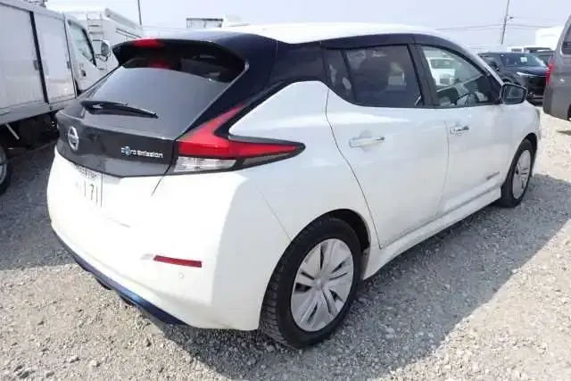 NISSAN LEAF S Image 2