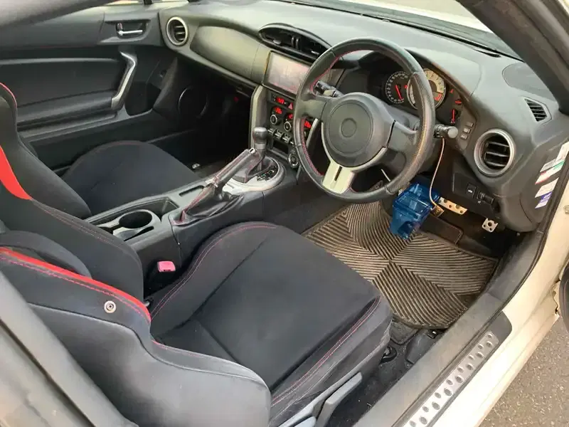 TOYOTA 86 GT Image 9