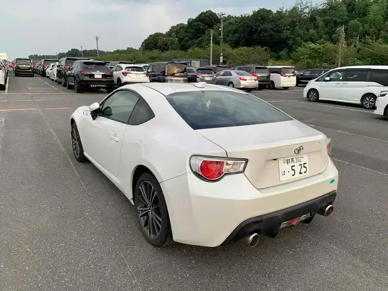 TOYOTA 86 GT Image 2