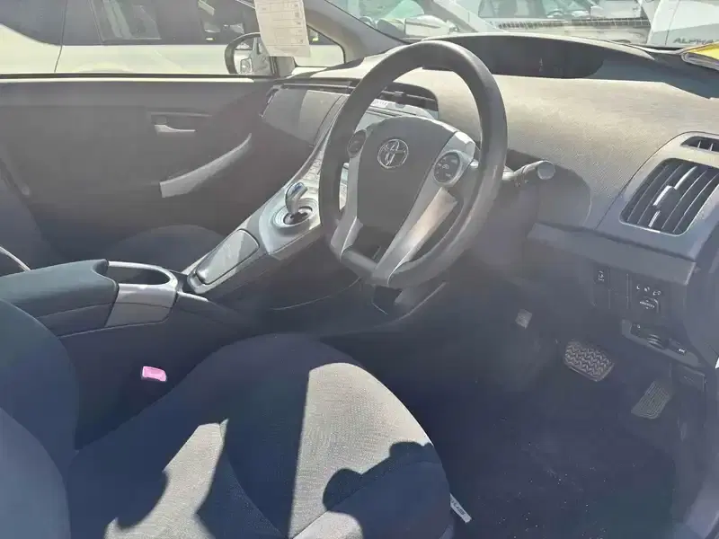 TOYOTA PRIUS S Image 16