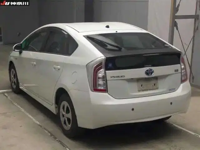 TOYOTA PRIUS S Image 2