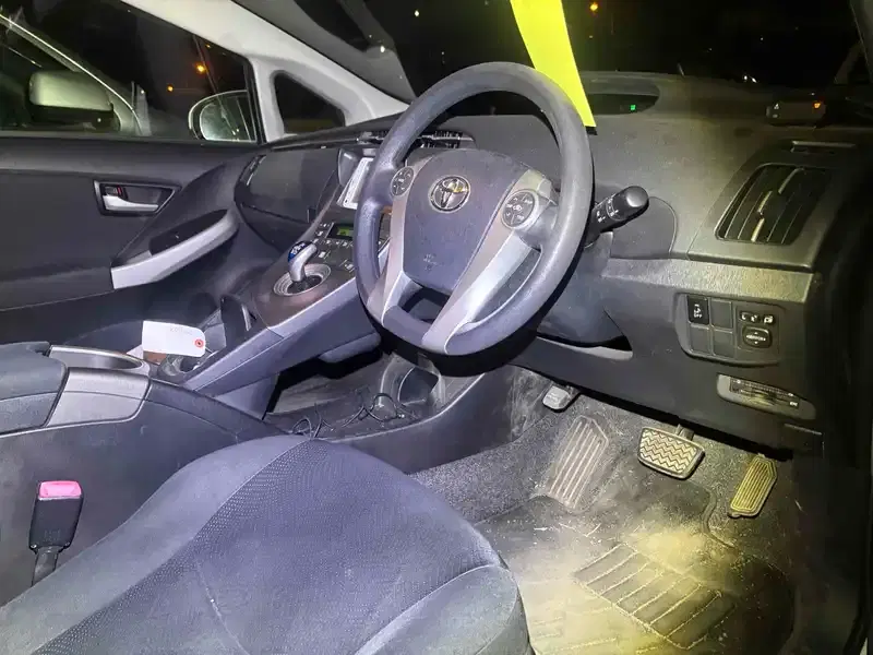 TOYOTA PRIUS S Image 11