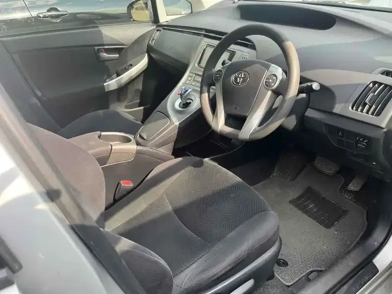 TOYOTA PRIUS S Image 3