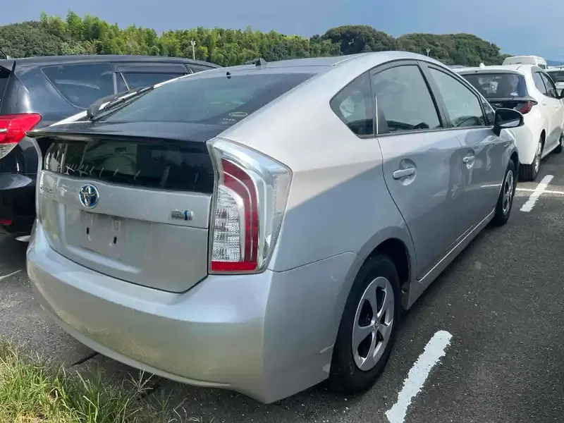 TOYOTA PRIUS S Image 2